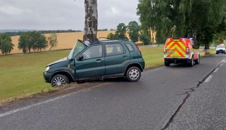 Na Pelhřimovsku narazila řidička do stromu, na místo letěl vrtulník z Prahy. Foto: Se svolením Policie ČR