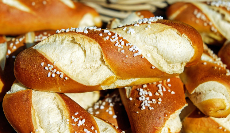 Brněnští strážníci dopadli celostátně hledaného muže. Kradl pečivo