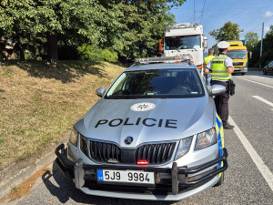 FOTO: Jihlavou projíždí kamiony, i když nesmí. Denně padají desítky pokut