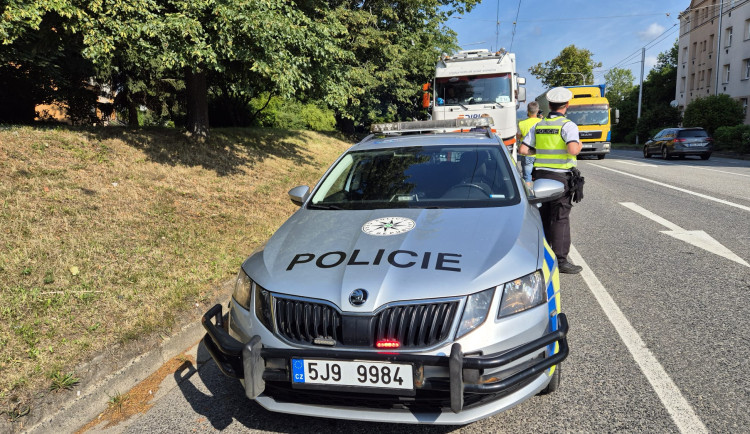 Jihlavou projíždí kamiony, i když nesmí. Denně padají desítky pokut