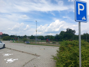 Parkování v Jihlavě XIII: Na sport jsou v Českém mlýně dvě hodiny, pak se platí