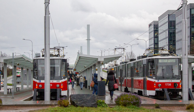 Co ovlivňuje řidiče hromadné dopravy v Brně? Hudba může pomoct, mluvené slovo ruší