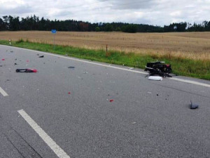 Tragická nehoda na Třebíčsku. Řidič na skútru na místě podlehl svým zraněním