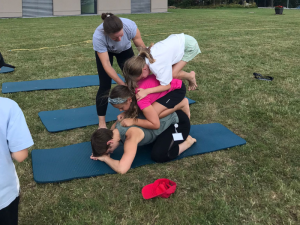 FOTO: Prázdninové propojení generací. Děti trávily část tábora i se seniory