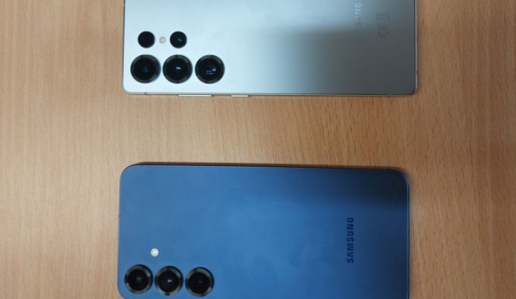 Muž chtěl v Cityparku ukrást dva mobily za 60 tisíc. Policie ho dopadla v taxíku 