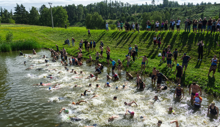 Dřevěný muž měl opět rekordní účast, vyhrál sedmnáctiletý Matyáš Večeřa. Foto: Se svolením Jana Řihy