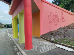 ANKETA: Železniční most v Jihlavě hraje všemi barvami, lidé nechápou cirkus