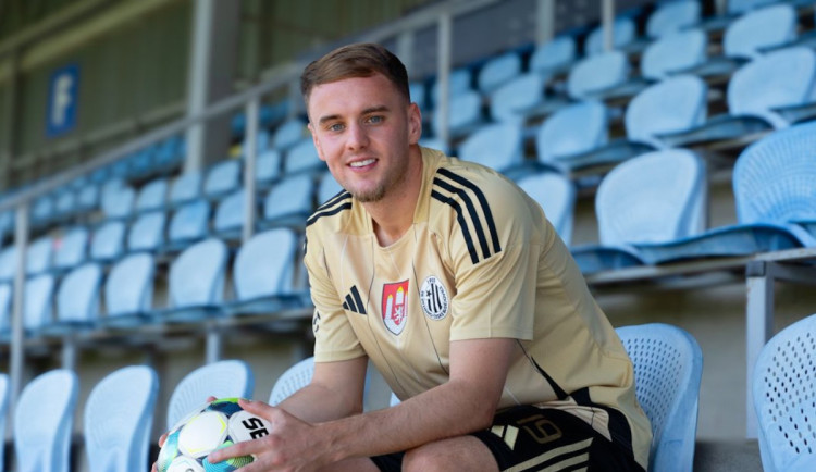 Dynamo posiluje zálohu. Skot Josh Adam přichází z akademie Manchesteru City