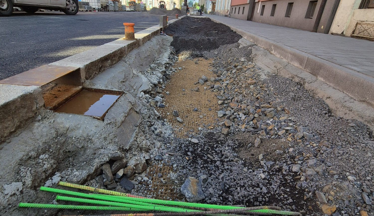 Přemyslovců se mění k nepoznání. Rekonstrukce ulice míří do finále, přibude i zeleň