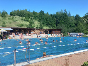 FOTO: Koupaliště v Lukách bylo v červenci čtrnáct dní zavřené, nyní opět ožilo