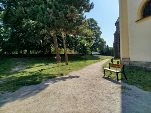 FOTO: Ztracená lavička může udělat z Jakubského náměstí v Jihlavě oázu klidu