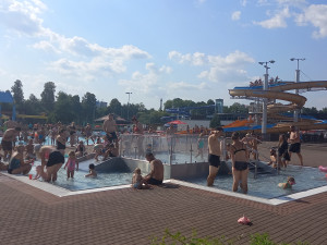 FOTO: S tropickými teplotami ve Vodním ráji stoupá zájem o online nákup vstupenek