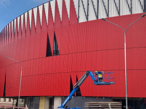 Lidé už adoptovali stovky panelů Horácké arény, ty nejlevnější jsou rozebrané