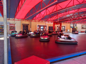 Centrum Luk ožilo pouťovými atrakcemi, dnešní koncert Lučanky je však zrušený