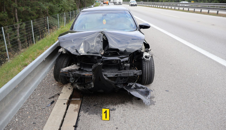Naléhavá výzva policie: Hledá se řidič, který po dnešní nehodě na dálnici utekl. Foto: Se svolením Policie ČR