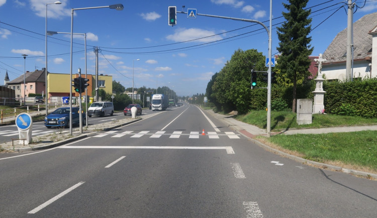 Řidič srazil na přechodu psa. Zvíře uhynulo, motorista ujel