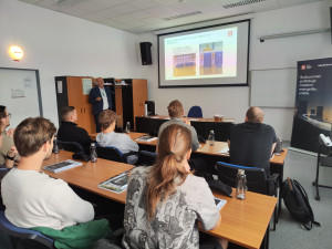 Dva týdny v elektrárně. Na Letní univerzitu se přihlásilo i pět studentek