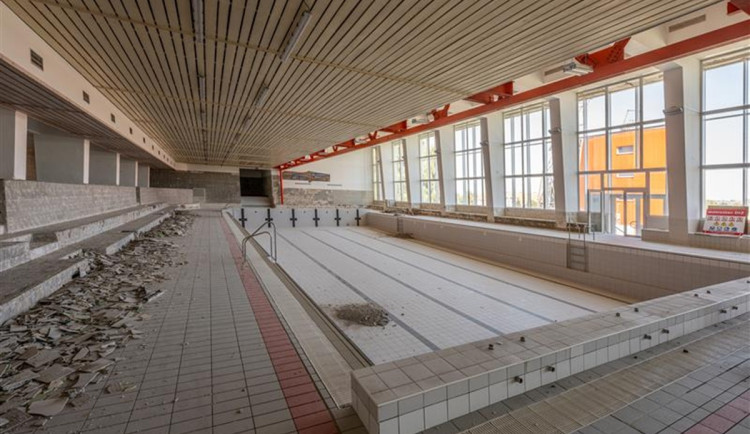 Oprava bazénu pokračuje, konstrukce jsou v lepším stavu, než se předpokládalo. Foto: Se svolením města Jihlava