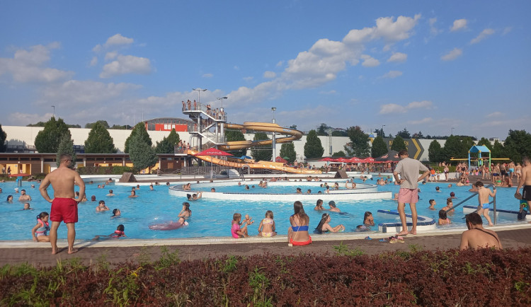Vodní ráj v Jihlavě má proti loňsku návštěvnost nižší o třetinu, zavře v neděli