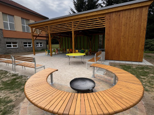 FOTO: Školy na Jihlavsku mají nové venkovní učebny. Podívejte se na tu v Batelově