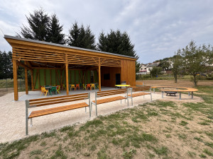 FOTO: Školy na Jihlavsku mají nové venkovní učebny. Podívejte se na tu v Batelově