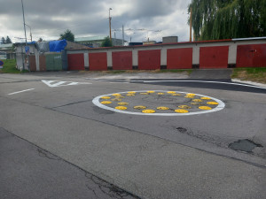 FOTO: Minikruháč a K+R u ZŠ Nad Plovárnou. Rodiče dětí čekají v pondělí novinky