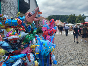 VIDEO: Pouť v Brtnici plná adrenalinu, lidé se točili čtyřicet metrů nad zemí