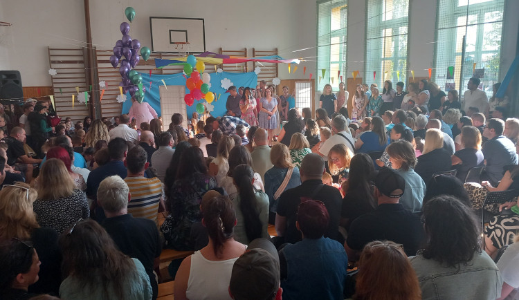 FOTO: Historický milník. Žáci jihlavské inovativní třídy už jsou na druhém stupni