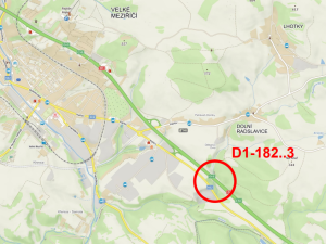 Stavební dělníci opravují most u Velkého Meziříčí. Rychlost je snížena na 100km/h