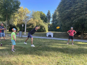 FOTO: V Jihlavě jsme si zahráli disgolf s čtenáři. O dobrou zábavu nebyla nouze