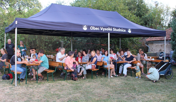 Na sousedském odpoledni ve Vysokých Studnicích lidé poprvé uslyší o adopci píšťal. Foto: Se svolením Alfreda Habermanna