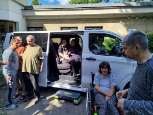 Na silnice v novém a bezpečněji. Klienti brodského Úsvitu se radují z velkého auta
