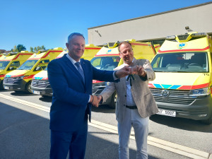 VIDEO: Záchranáři mají nové sanitky. Hlasité sirény nepřekračují hlukové limity