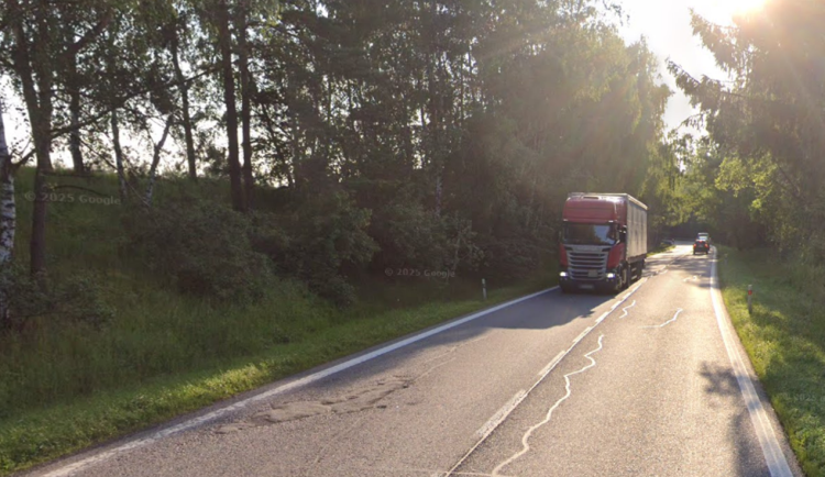 U České Bělé začnou opravy. Auta budou dva týdny projíždět kyvadlově