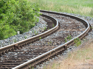Na Havlíčkobrodsku srazil vlak člověka, provoz na železniční trati je zastavený
