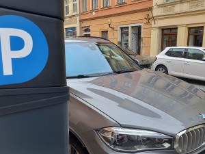 Parkování v Jihlavě XVII: Autem do Horáckého divadla? To není žádný problém