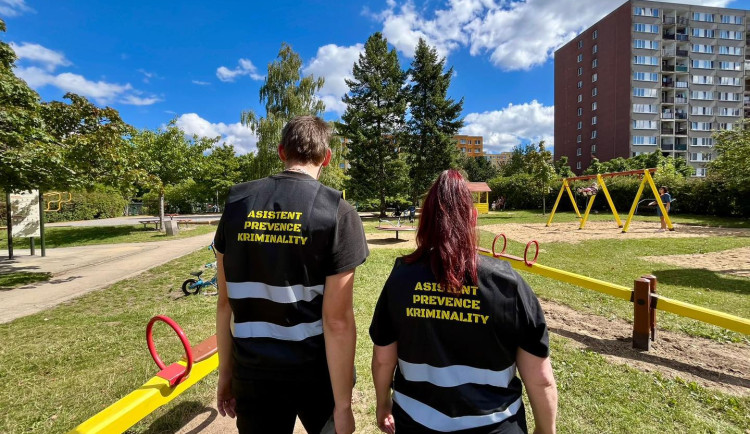 Nedostatek policistů řeší asistenty. V Řepích zavádí nové strážce pořádku