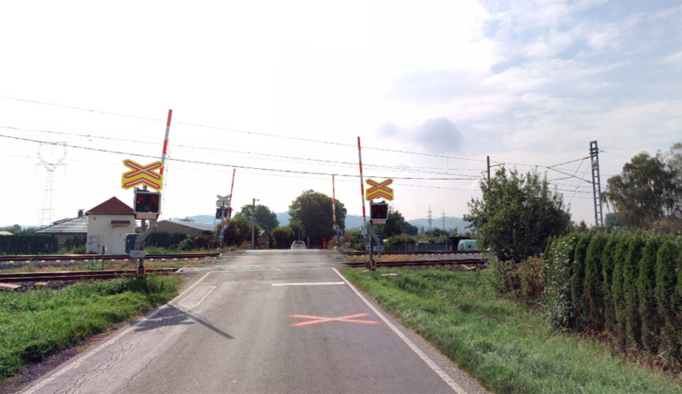 Smrtelná srážka v Šumperku. Na přejezdu vyhasl život muže