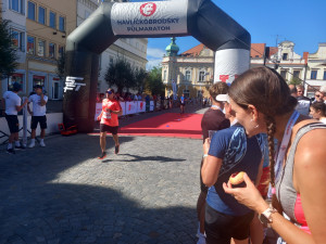 FOTO: Havlíčkobrodským náměstí proběhly stovky lidí, Diana Mezuliáníková byla pátá