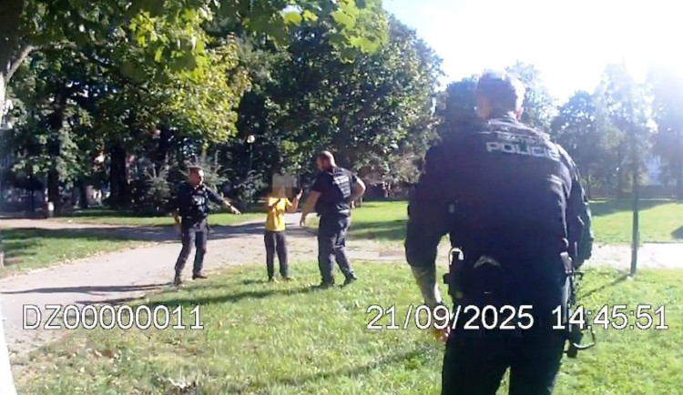 Pozdvižení v Jihlavě. Chlapec v parku držel zbraň, šlo o kuličkovou pistoli