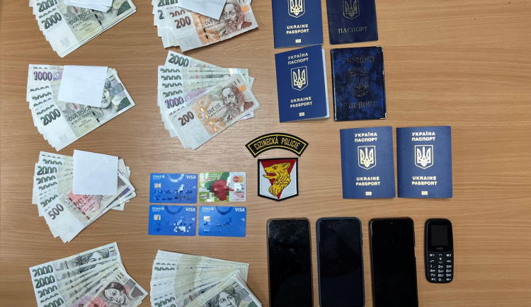 Třináct cizinců zneužívalo humanitární dávky. Peníze budou muset vrátit. Foto: Se svolením Policie ČR