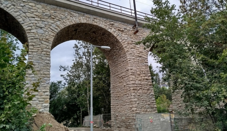 Oprava železničního viaduktu míří do finále, Jihlavané novou podobu chválí