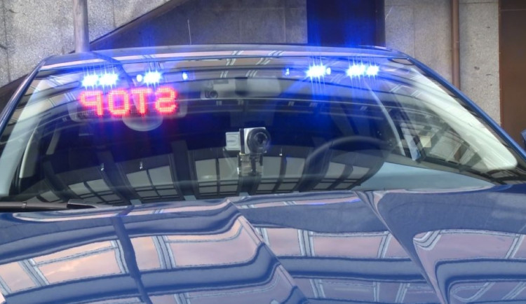 Dvě divoké honičky. Policie pronásledovala zdrogované řidiče se zákazem řízení