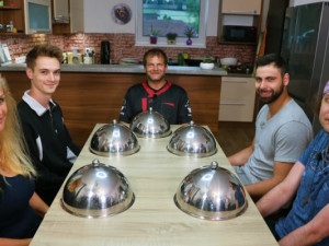 FOTO: Pavel Dorotka se vrací na televizí obrazovky. Dnes bude vařit v Prostřeno