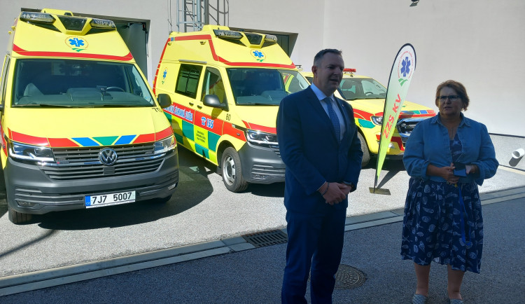 Hejtman Martin Kukla a ředitelka ZZS Kraje Vysočina Vladislava Filová.