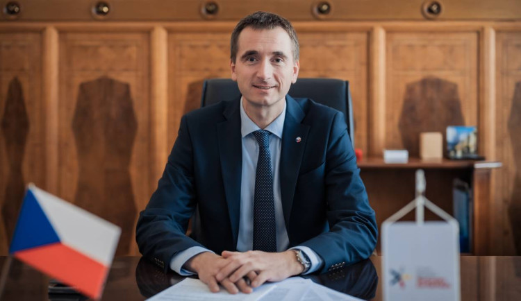 Ministr Vlček radí, jak ušetřit za energie