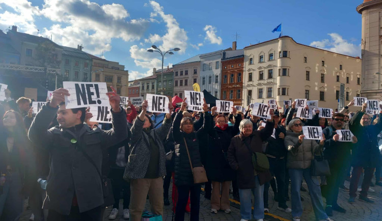 V Jihlavě lidé říkají „ne“ komunistům. Stále je velká naděje, sdělila Vašáryová