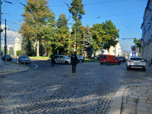 Aktuálně z Jihlavy: Žáci a učitelé ze ZŠ Křížová jsou evakuováni kvůli bombě