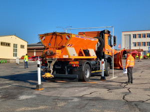 FOTO: Jsme naprosto připraveni, hlásí před začátkem zimy cestáři. Soutěžili v rodeu
