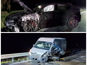 Na Havlíčkobrodsku boural řidič Porsche. Vznikla více než milionová škoda